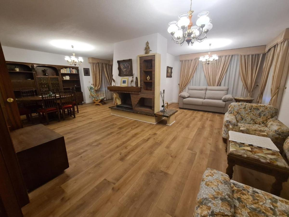 Gojar Villa De La Acacia מראה חיצוני תמונה
